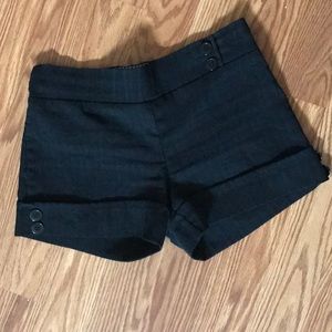 VALIA CUFFED FITTED EMBROIDERED SHORTS